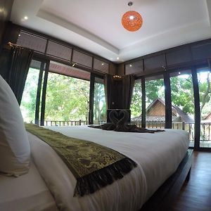 Lipe Sunset Beach Resort